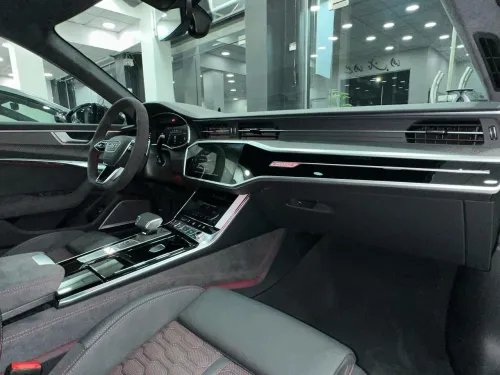 Audi RS6 Avante  2025 Performance