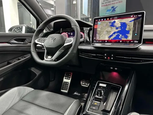 Volkswagen Golf 8 2025 Pro R-line