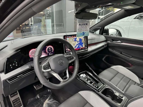 Volkswagen Golf 8 2025 Pro R-line