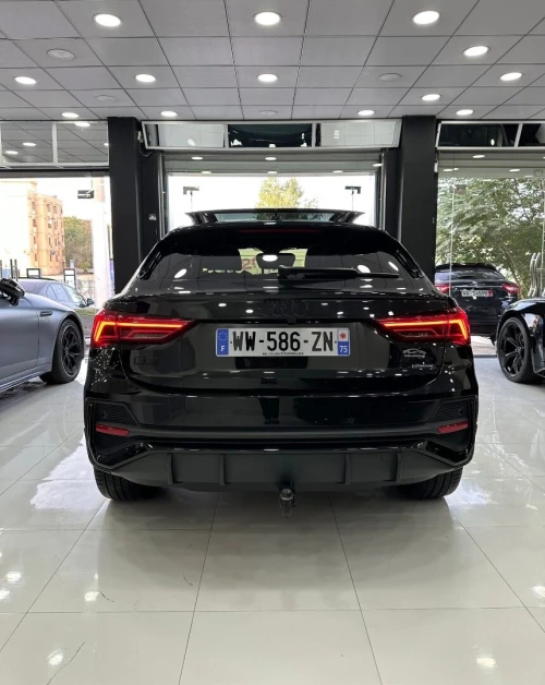 Audi Q3 2024 SLINE black édition