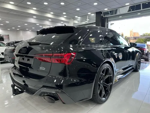 Audi RS6 Avante  2025 Performance