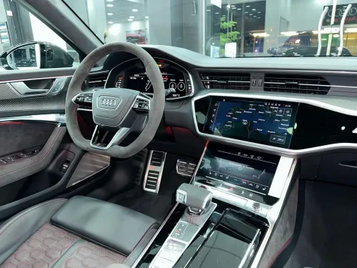 Audi RS6 Avante  2025 Performance
