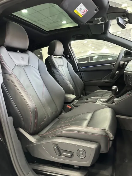 Audi Q3 2024 SLINE black édition