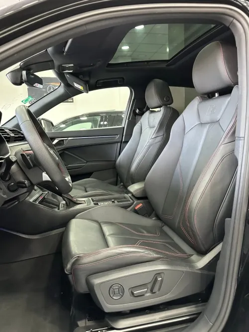 Audi Q3 2024 SLINE black édition
