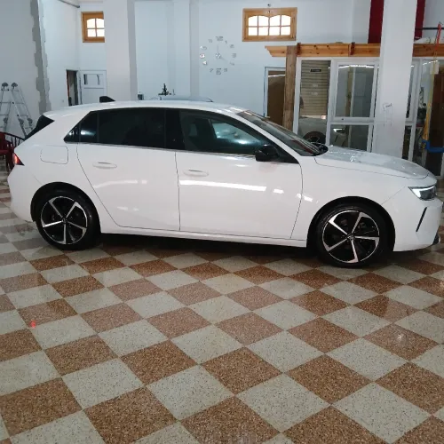 Opel Astra 2023 