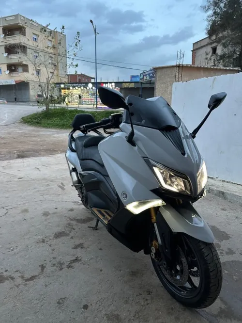 Yamaha Tmax 530 iron 2 2016