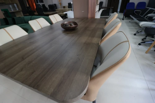 Table à manger En bois  avec chaises beige  *Élégance moderne et chaleur naturelle*