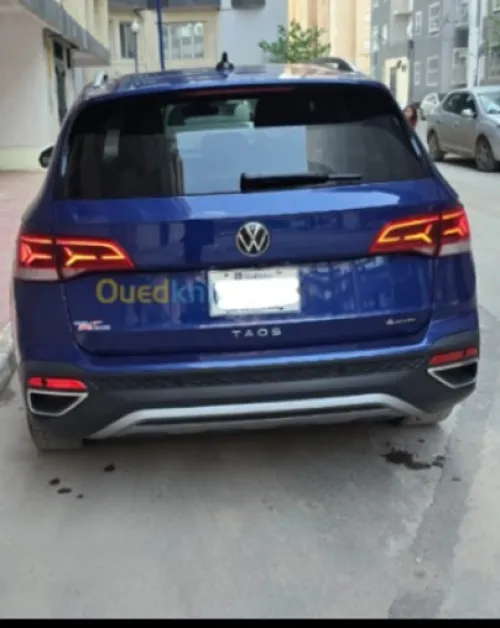 Volkswagen Taos 2023 HIGHLINE 4MOTION CUIR TOÎT PANORAMIQUE