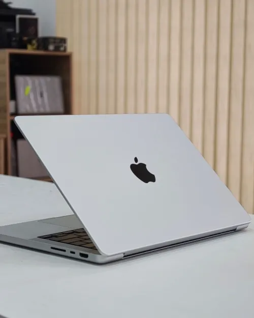 MACBOOK PRO 14pouces  M1 MAX MDM 64/1T