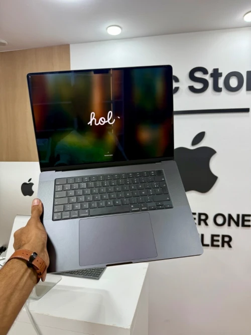 MACBOOK PRO 2023 M3 PRO 16 POUCES