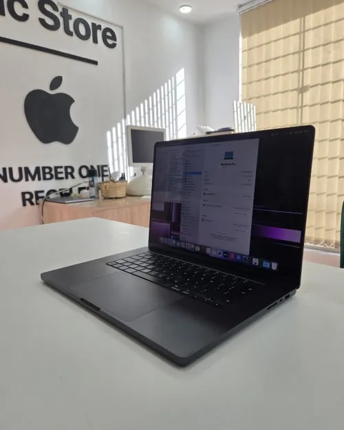 MacBook Pro M3 Max 16pouces 2024  ram128gb