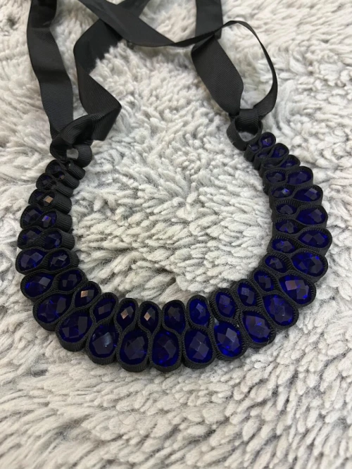 COLLIER SIGNATURE EN VELOURS ET PIERRE