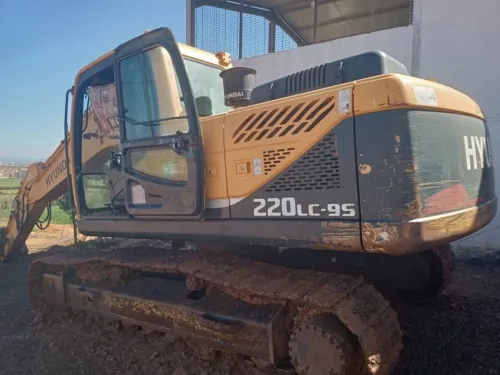 Hyundai 220 2014