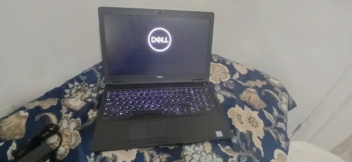 Dell Precision 3520, écran 15,6", CPU i7-6820HQ,GPU Quadro M620  256 SSD RAM 16GB