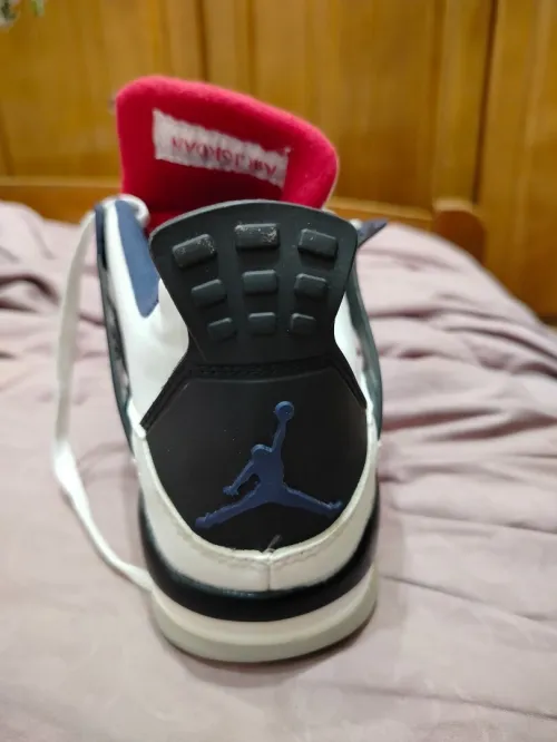 Vendre basket nikejordan4 blanche