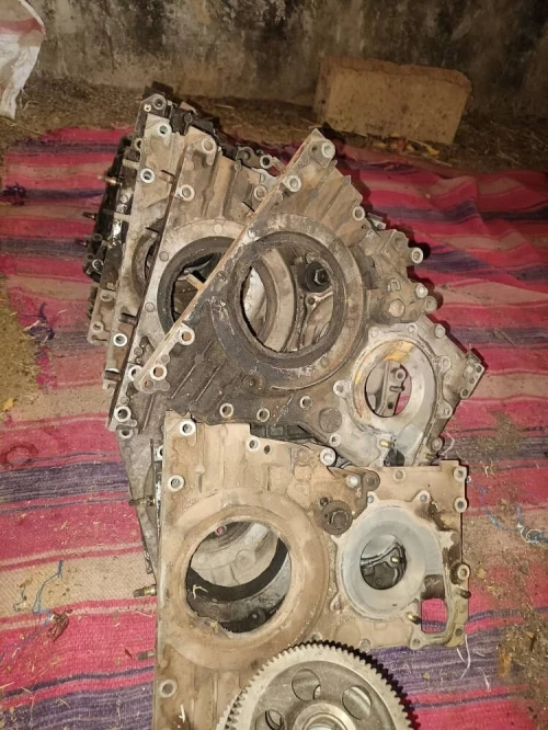 متوفر قطع غيار شاحنات إسيزوز أصلية  npr 71/66