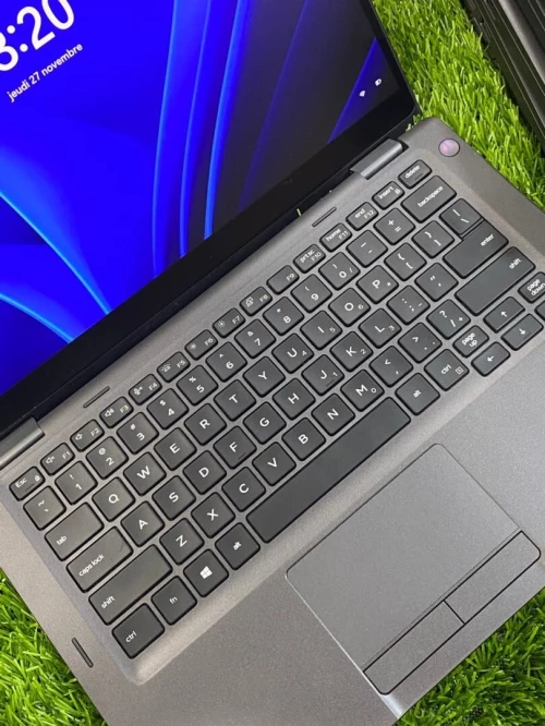 Dell latitude 5300 2in1 pc/ tablette i5 8eme génération ram 8go SSD 256Go tactile