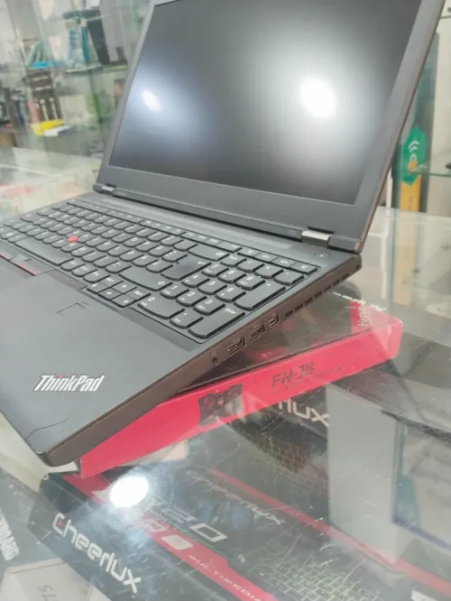 Lenovo Thinkpad P51 i7 7820HQ RAM 16Go SSD512Go Nvidia Quadro M2200