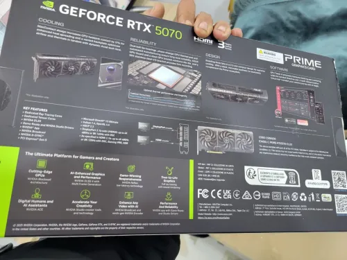 Carte graphique Asus Gaming geforce RTX 5070