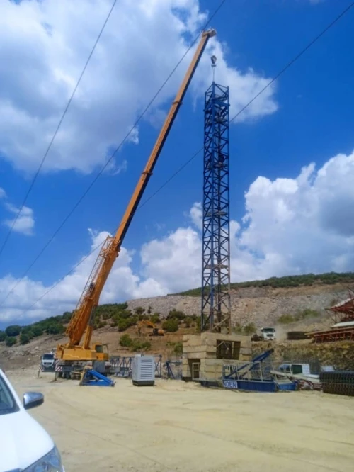 grue liebherr LTM 120 tonnes 2006