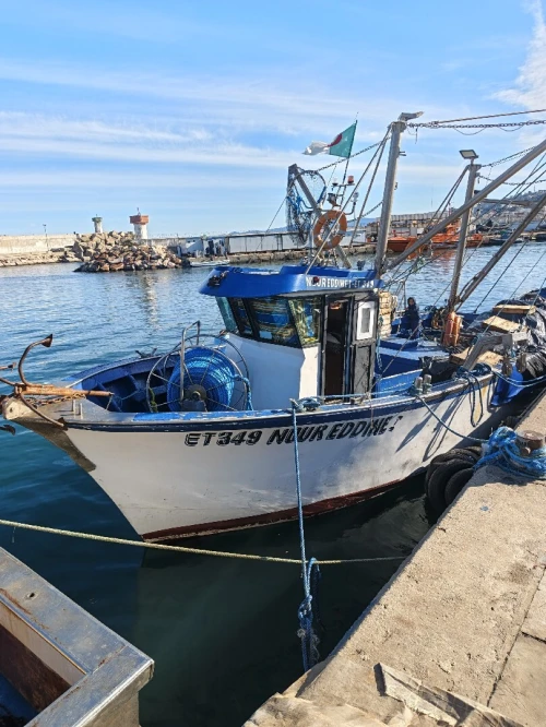 Bateau de pêche sardinier