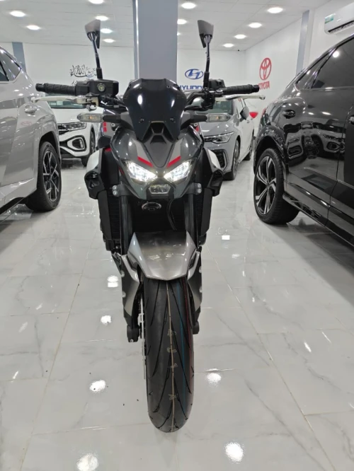 Kawazaki Z900 2025