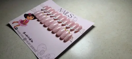 Press on nails