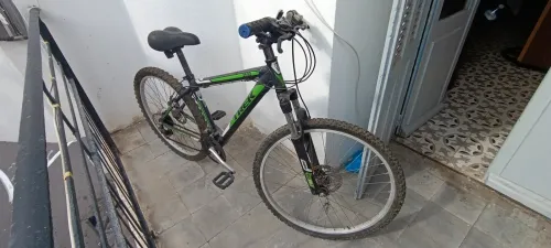 TREK 3500 MOUNTAIN BIKE