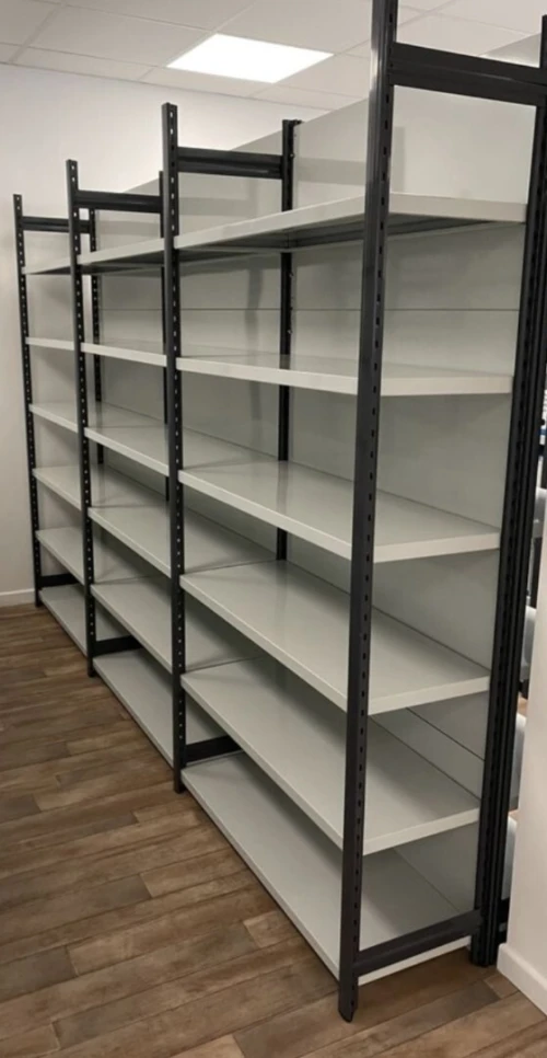 étagère lourd ,leger, stockage tout type de roue pour professionnelle -travail propre -blida