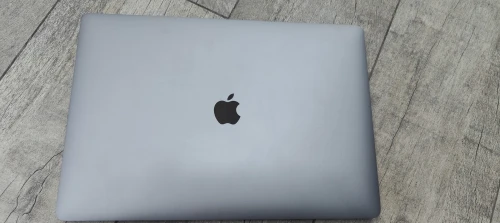 MacBook pro 2019 16 inch