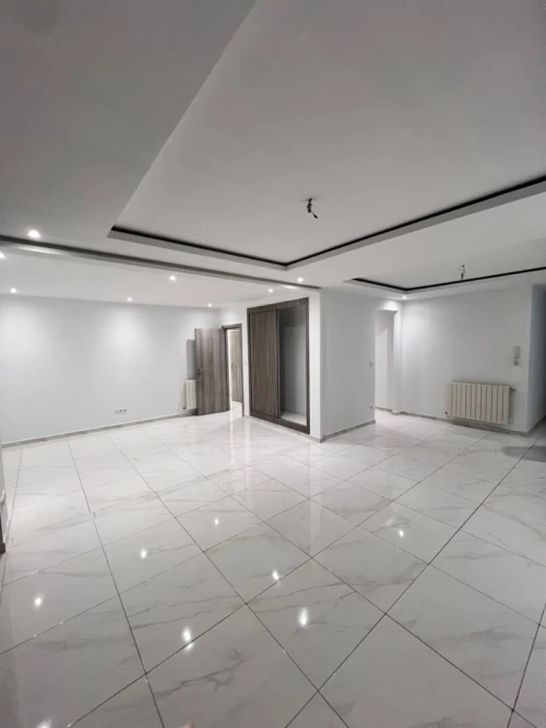 Cherche achat Appartement F4 F5 Alger Dely brahim