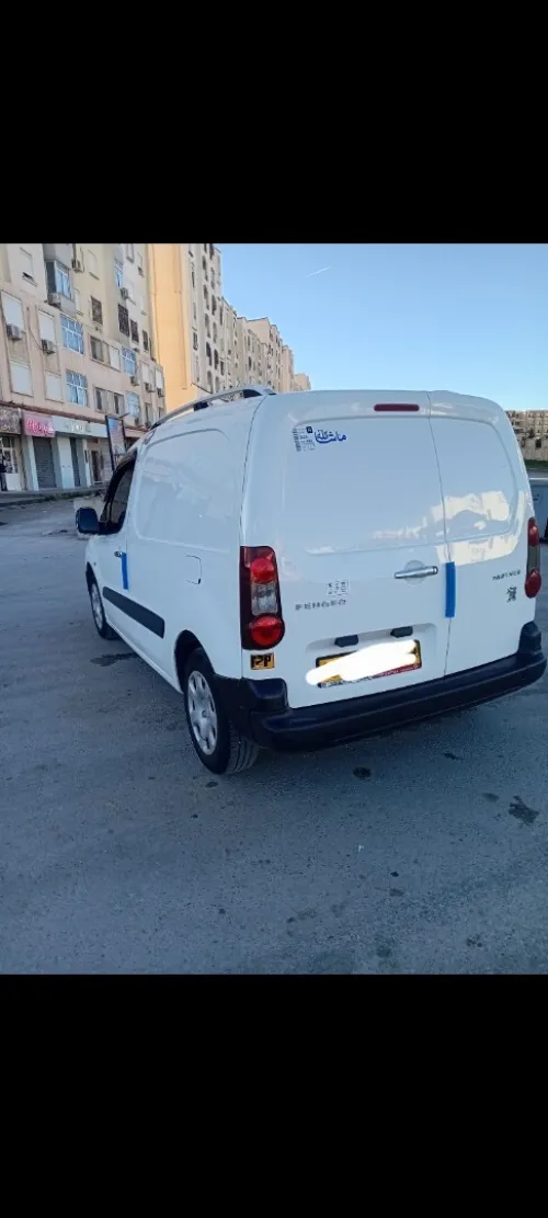 Peugeot Partner 2015 B9