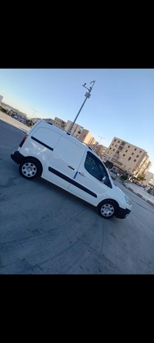 Peugeot Partner 2015 B9