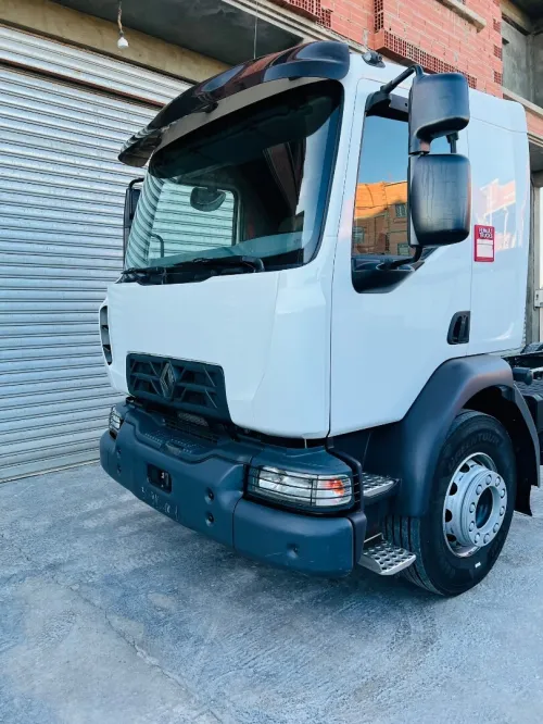 Renault 240DXI 2015