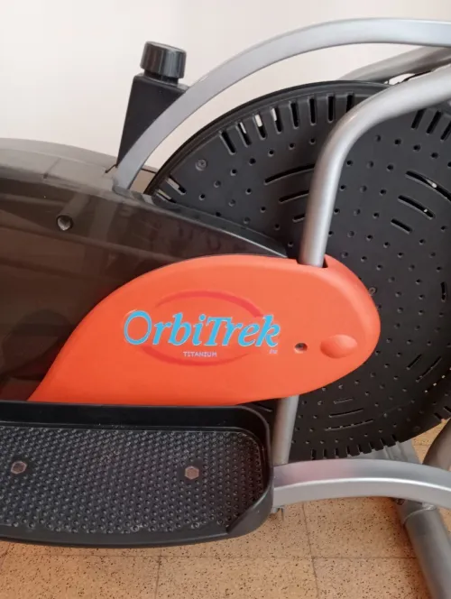 Vélo elliptique 2 en 1 de la marque Orbitrek