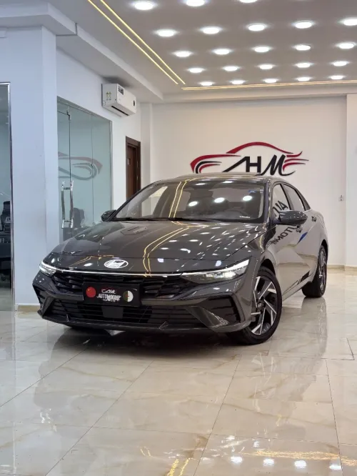 Hyundai Elantra 2025 Luxury full option