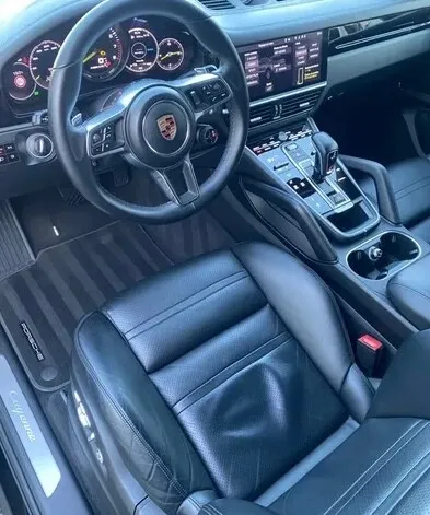 Location Porsche mariage avec chauffeur uniquement 