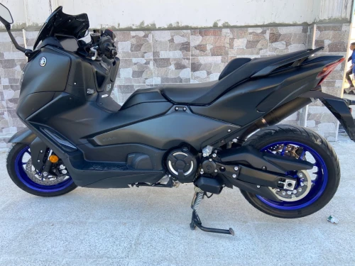 Yamaha Tmax 2022