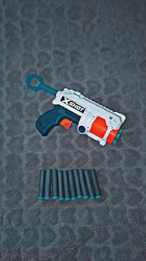 Pistolet "X SHOT"