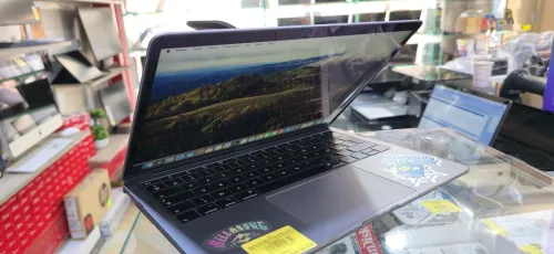 Vente Laptop macbook air 2018 bypass