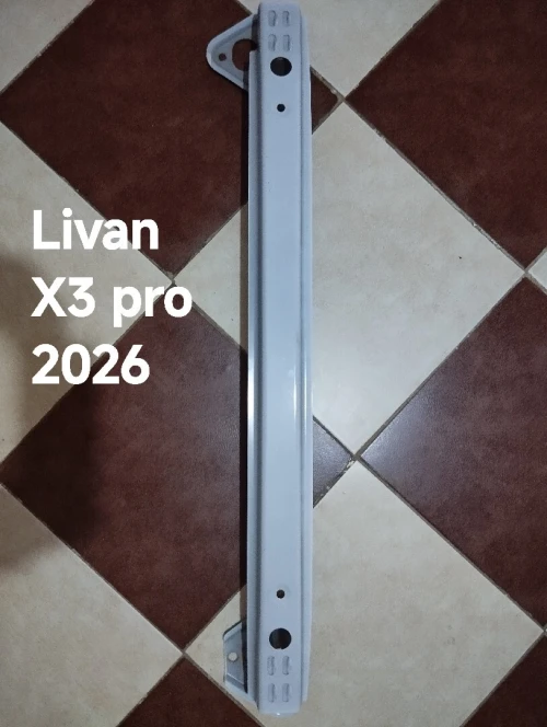 Traverse de pare-chocs arrière LIVAN X3