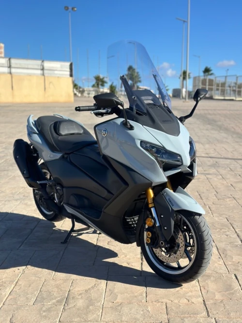 Yamaha Tmax 2025