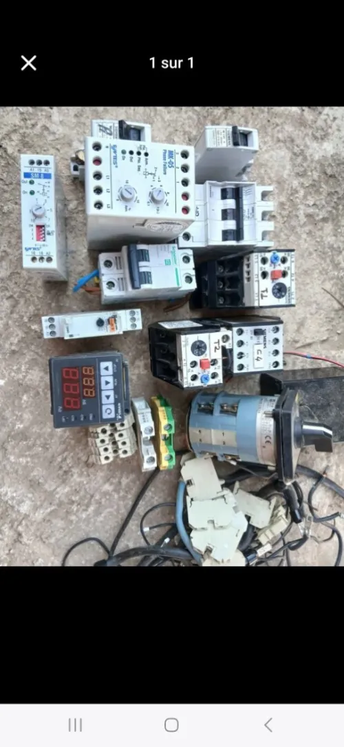 Lot des relais industrials