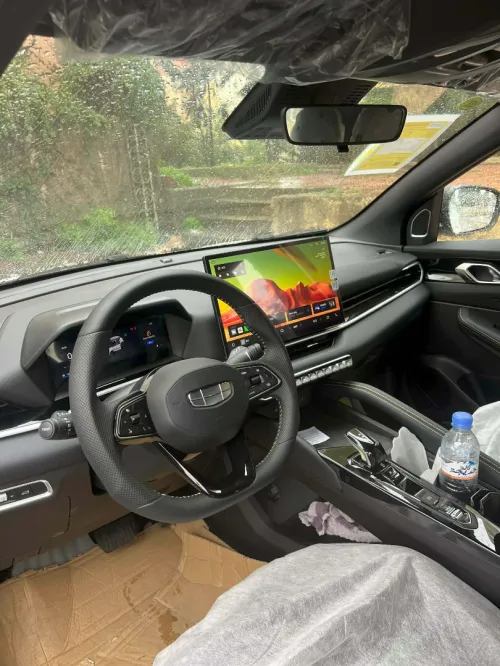 Geely Coolray 2025 Latout