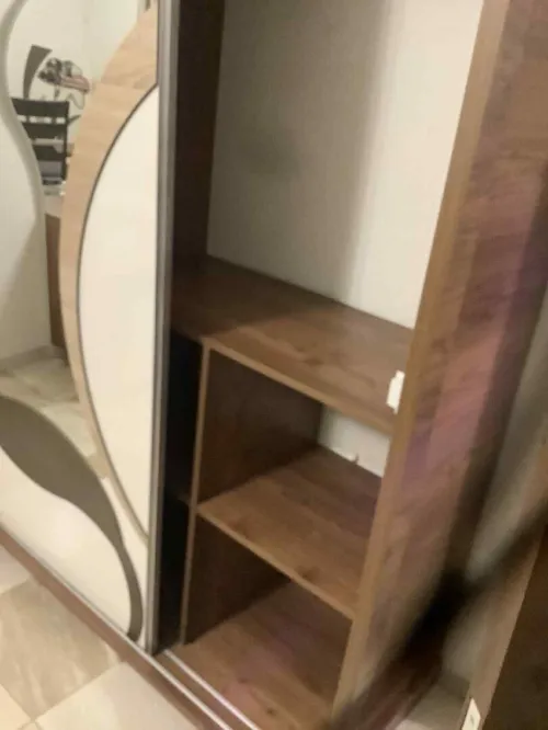 Kit Armoire + coiffeuse + table de nuit prix raisonnable 
