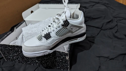 Air Jordan 4 Military Black (Originale)