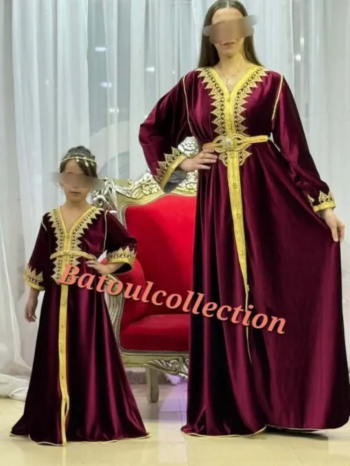 Kaftan fille et sa maman