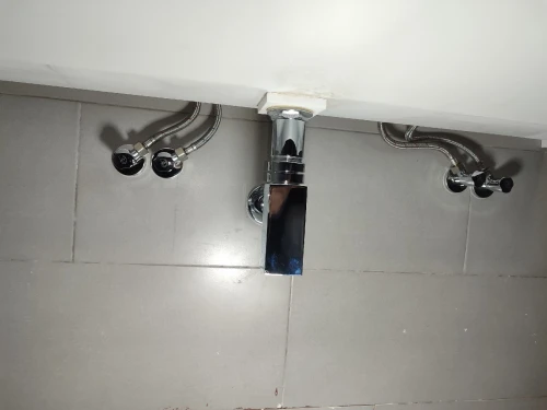 Plombier ambulant chauffagiste installation sanitaire eau et gaz