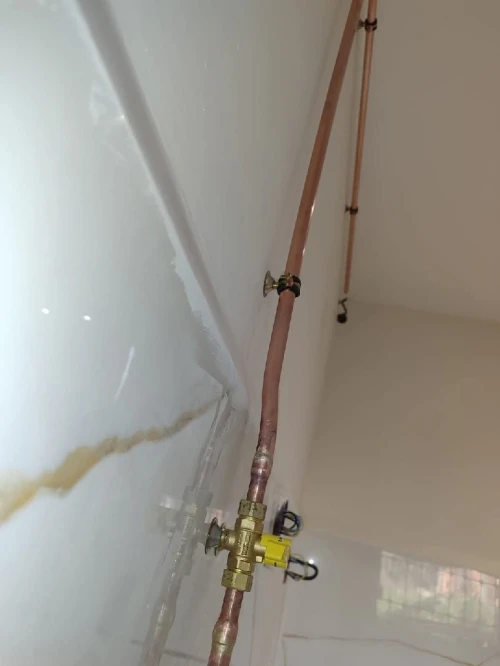 Plombier ambulant chauffagiste installation sanitaire eau et gaz