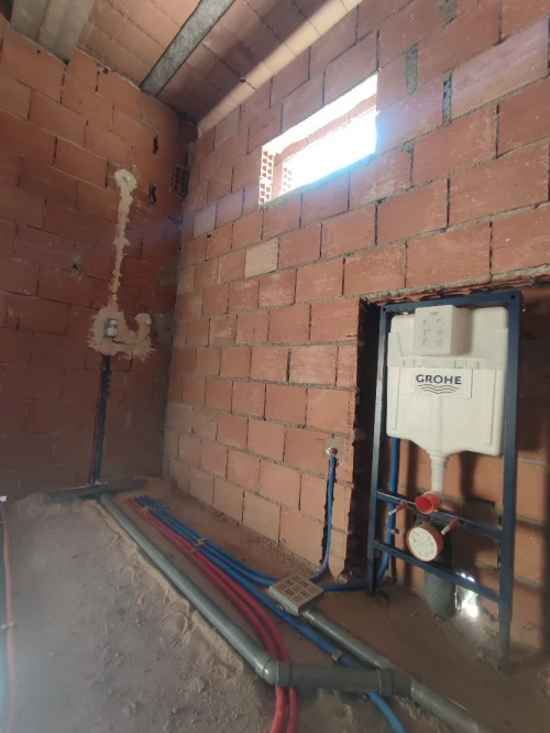 Plombier ambulant chauffagiste installation sanitaire eau et gaz